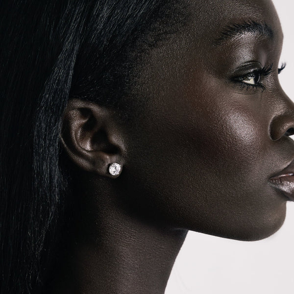 SHASHI CAROLINE STUD