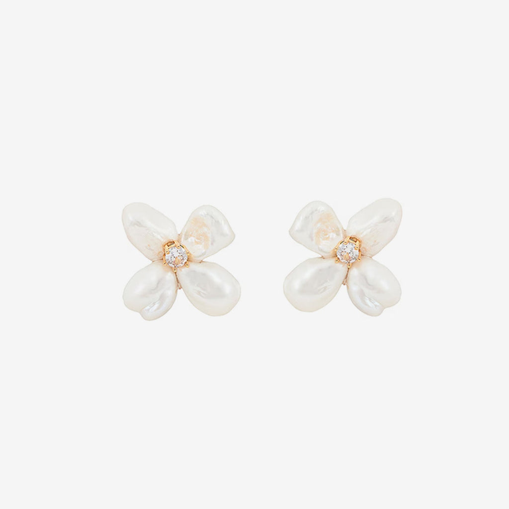 SHASHI FLOWER PEARL EARRING
