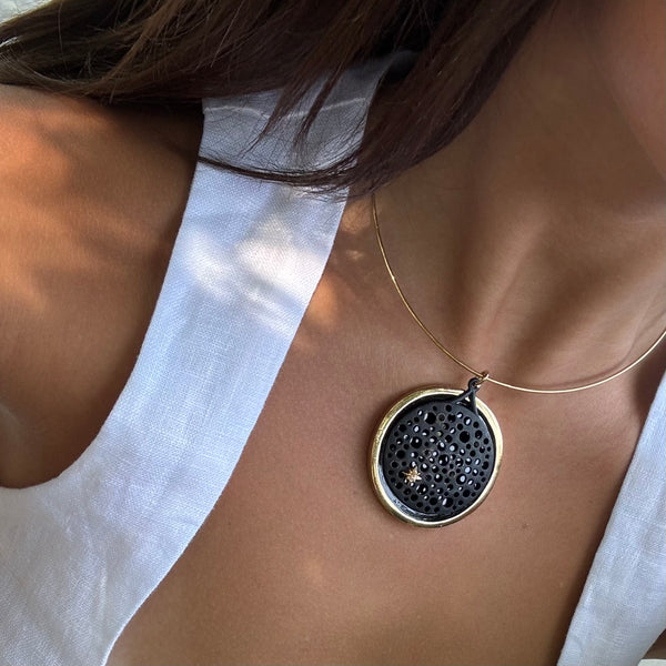 CARA CIRCLE  DISC NECKLACE