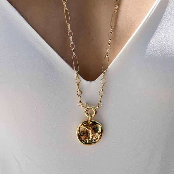 CARI BUTTERFLY DISC NECKLACE - 3/4"