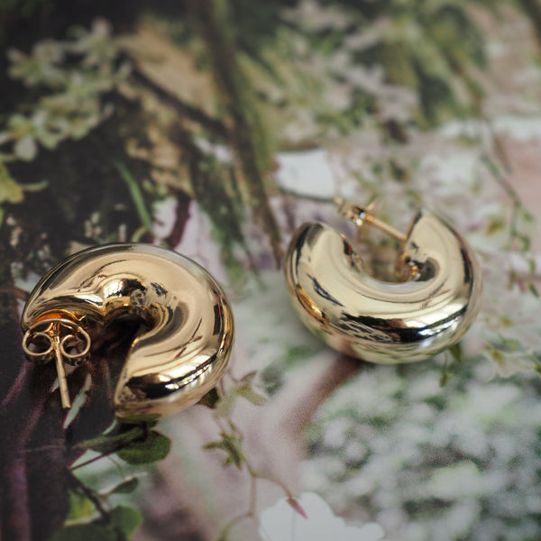 AMORY TUBE HOOP EARRINGS