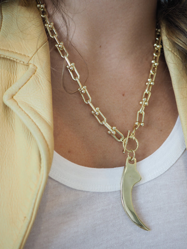 CARLY CLAW STATEMENT NECKLACE