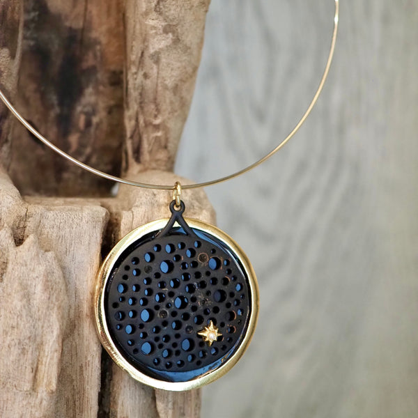 CARA CIRCLE  DISC NECKLACE