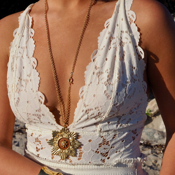 AVA SKYE WOODEN BURST  NECKLACES