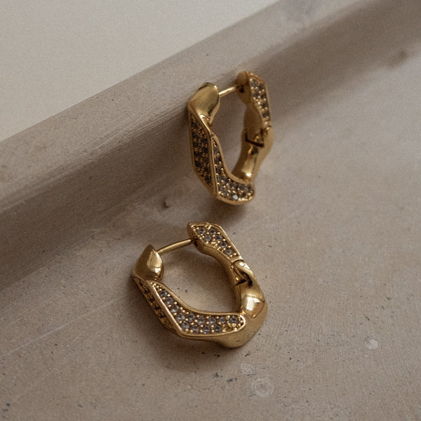 PAVE CUBAN LINK HUGGIES - GOLD