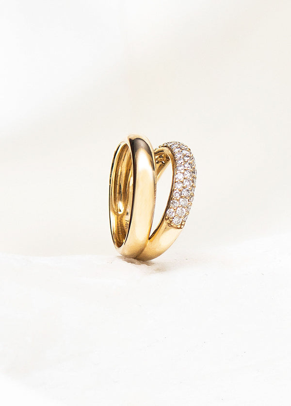 WALACE DOUBLE CLAM DIAMOND BAND RING