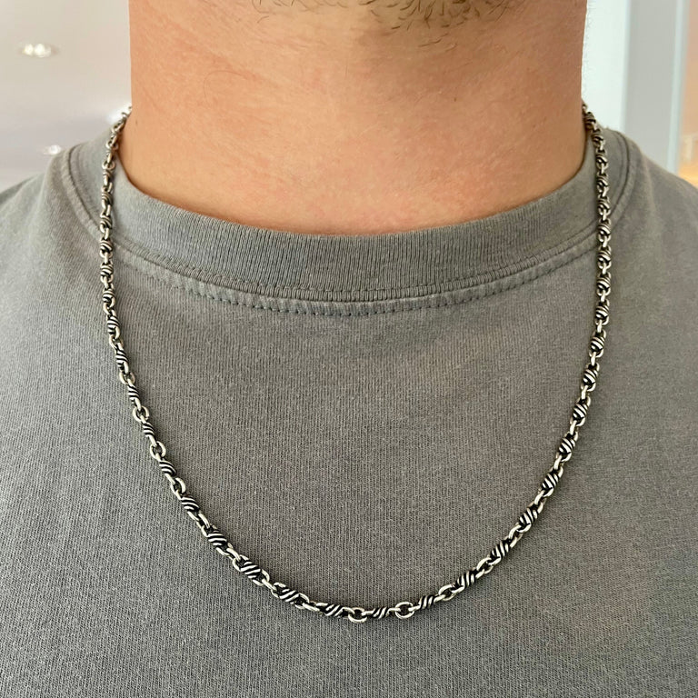 TUCKER Chain Necklace