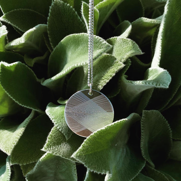 ARIANNA GEOMETRIC DISC NECKLACE - 1.5