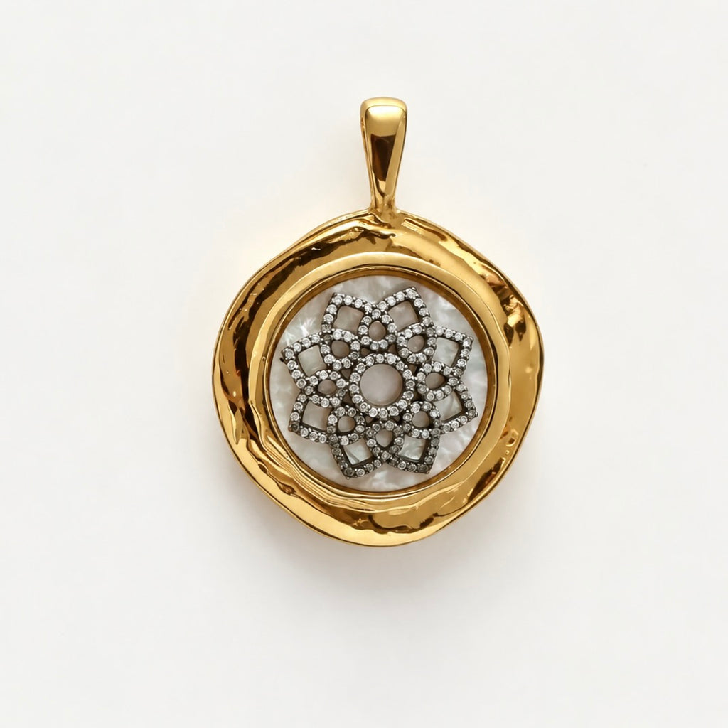 TARYN  FLOWER DISC PENDANT
