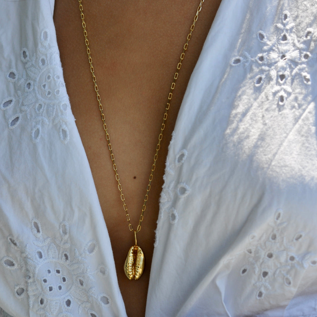 TARA COWRIE Shell Necklace