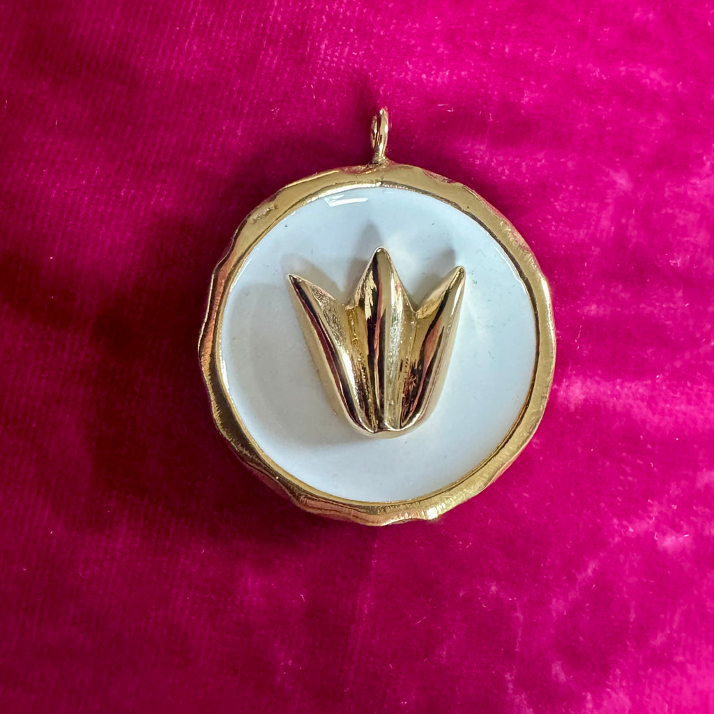 FIFI WHITE ENAMEL TULIP DISC