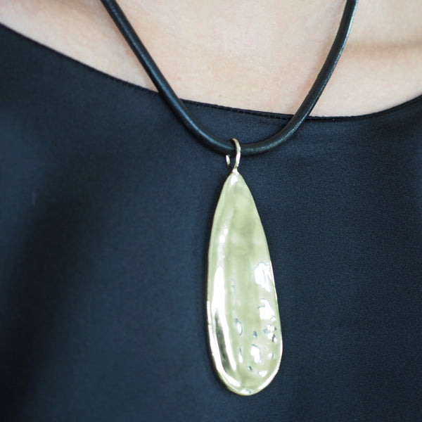 KYLE WC TEARDROP STATEMENT DROP NECKLACE