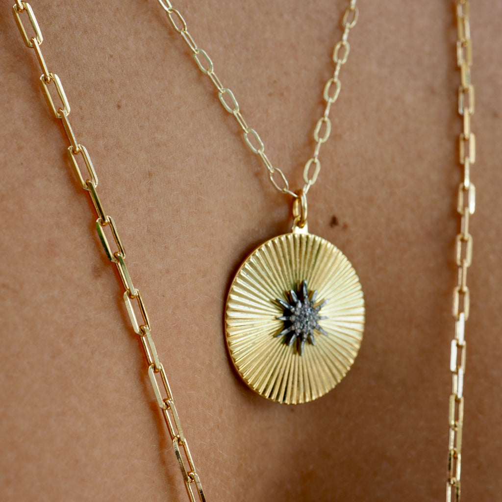 CORI FLUTED BURST NECKLACE