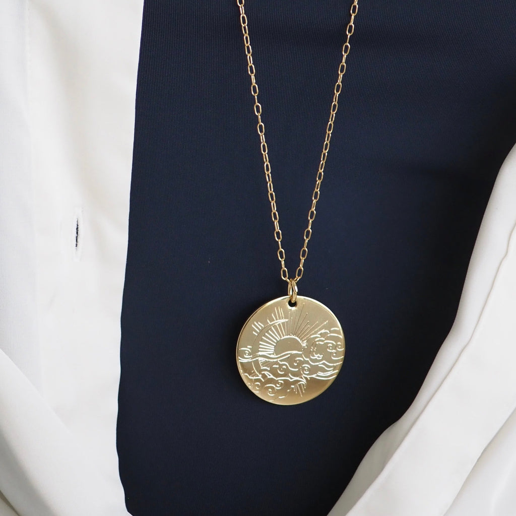 SUNSET CHASER  1.1/4" DISC NECKLACE