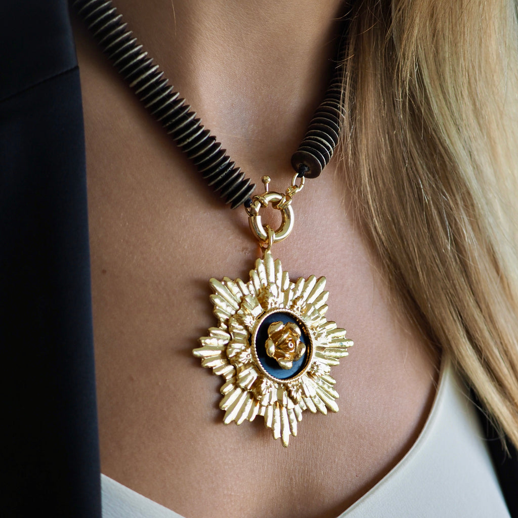 SAMMY  FLORAL BURST NECKLACE