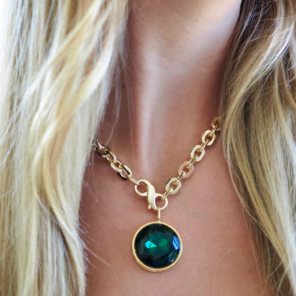 NILI EMERALD DISC STATEMENT NECKLCE