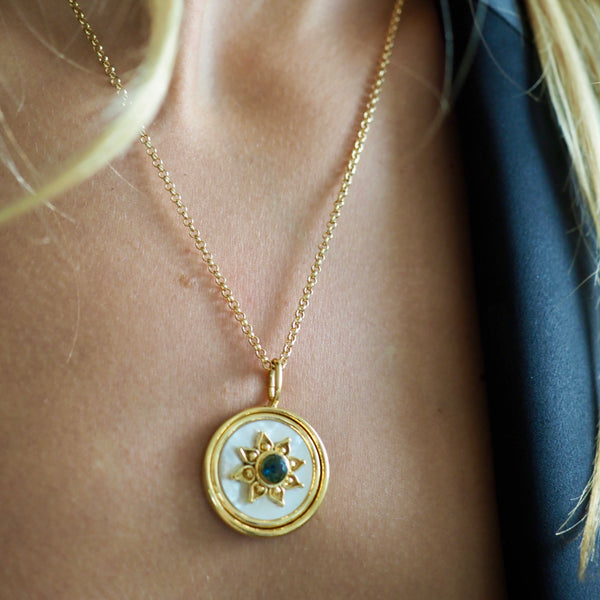 MOTHER OF PEARL BILLIE BURST  DISC NECKLACE