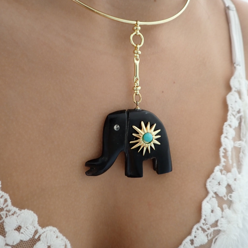 ELEPHANT WIRE NECKLACE