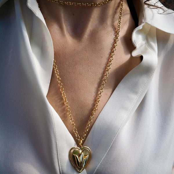 GEMMA FLUTED TULIP HEART NECKLACE