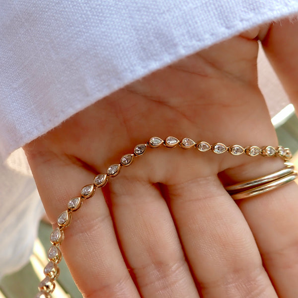 ELIZABETH PEAR  LAB GROWN DIAMOND NECKLACE