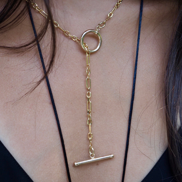 ZOIE TOGGLE DROP NECKLACE