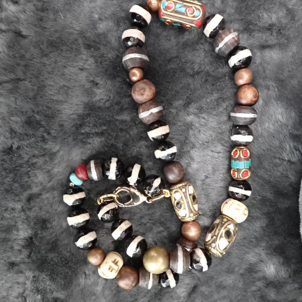 RAYE BEADED NECKLACE