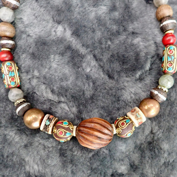 SAGE WOODEN BEADED NECKLACE
