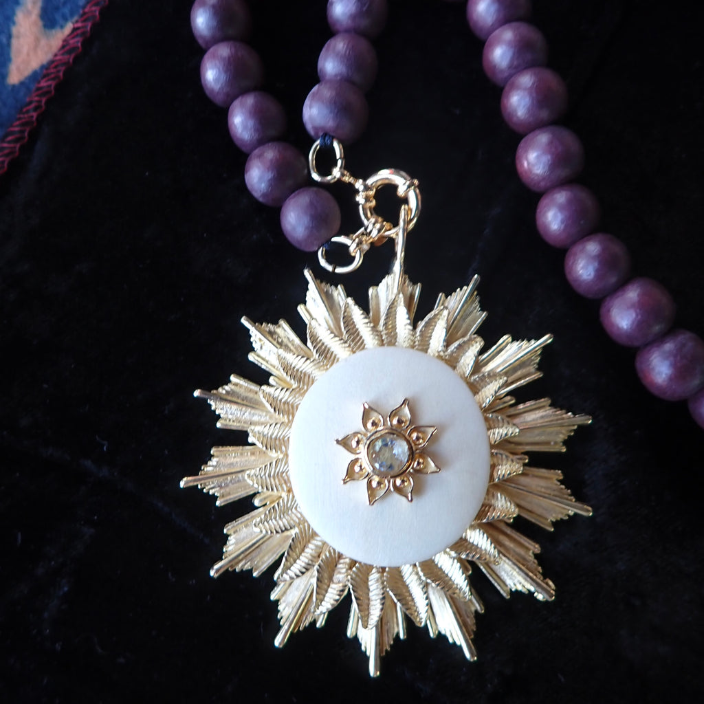 TREVOR WOODEN BURST STATEMENT NECKLACE