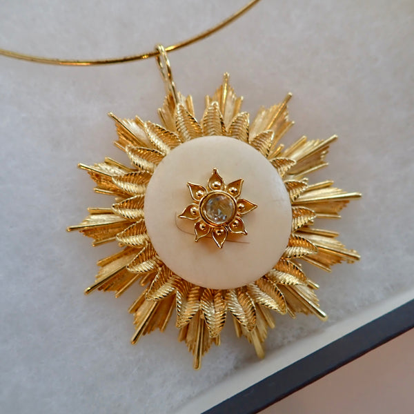 TREVOR WOODEN BURST STATEMENT NECKLACE