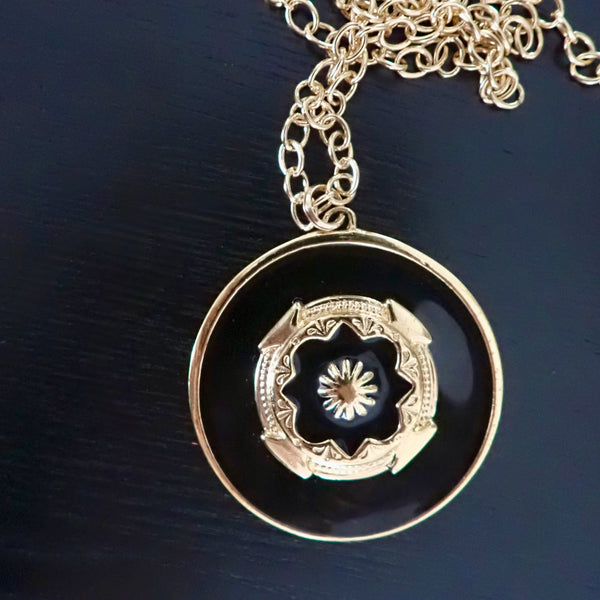 SCARLETT AZTEC ENAMEL DISC NECKLACE - 2.5"