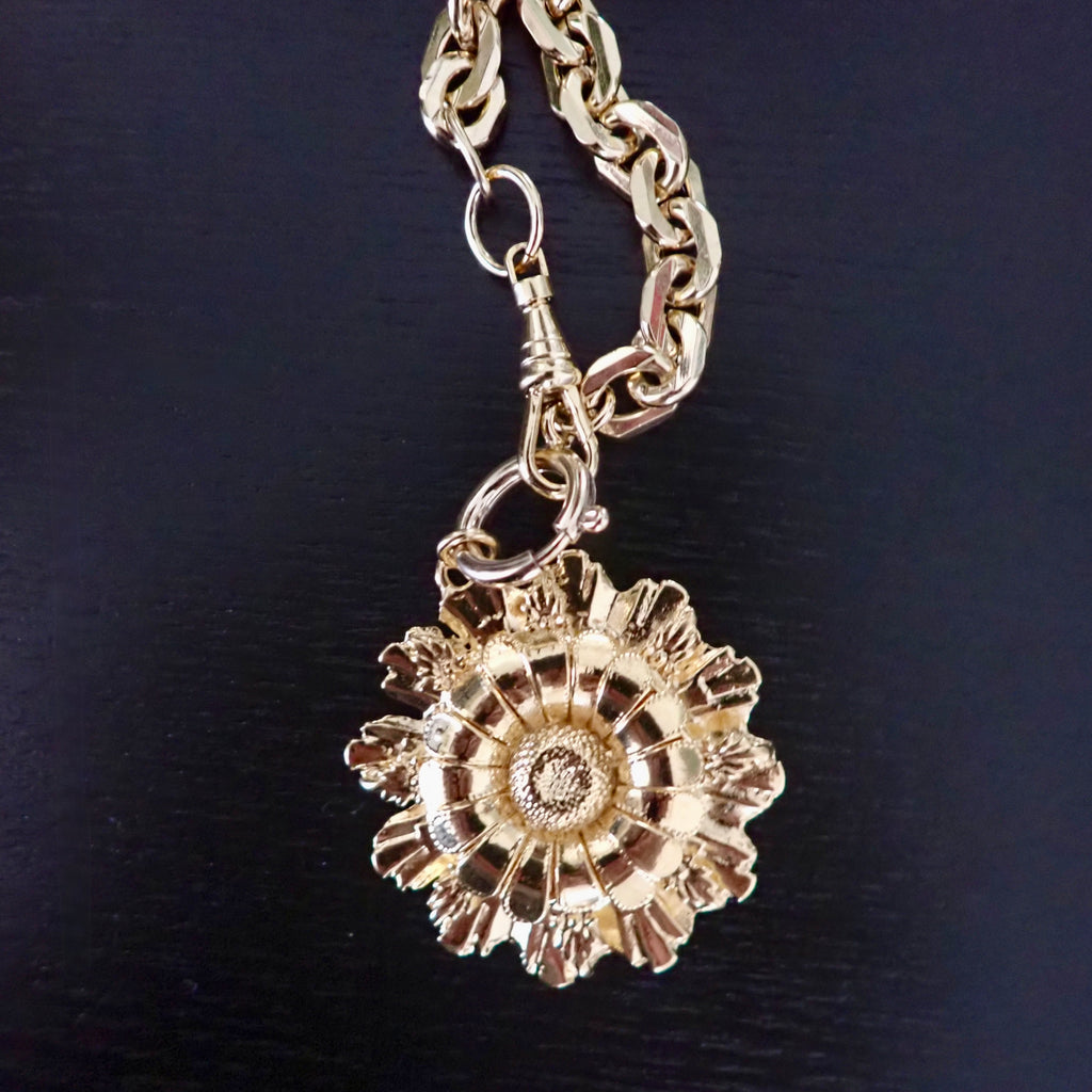 BRYCE ROLLED FLOWER  DISC NECKLACE