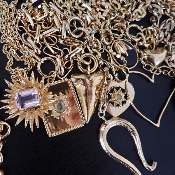 PACI DOTTED RECTANGLE NECKLACE