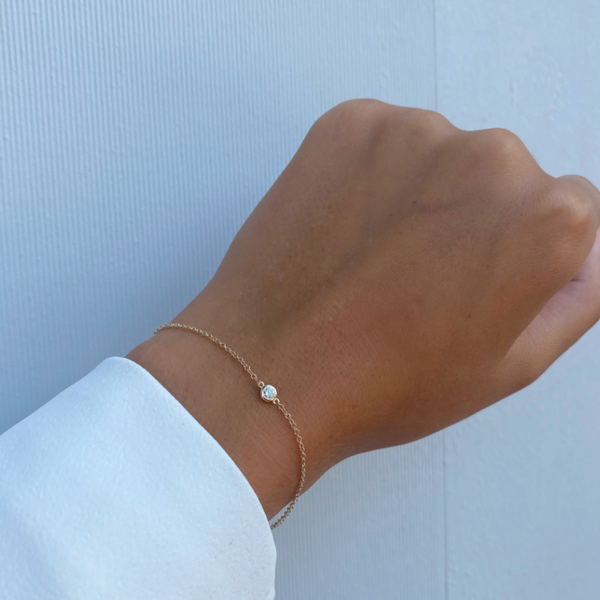 TORI SINGLE DIAMOND BEZEL SET BRACELET