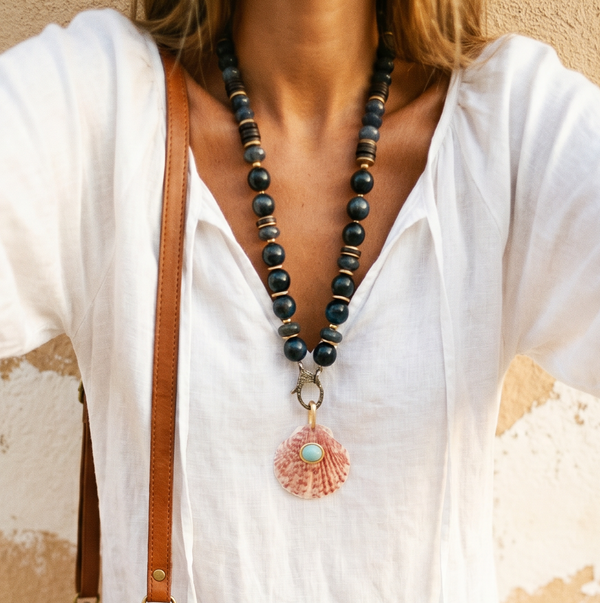 HILLARY SHELL PENDANT NECKLACE