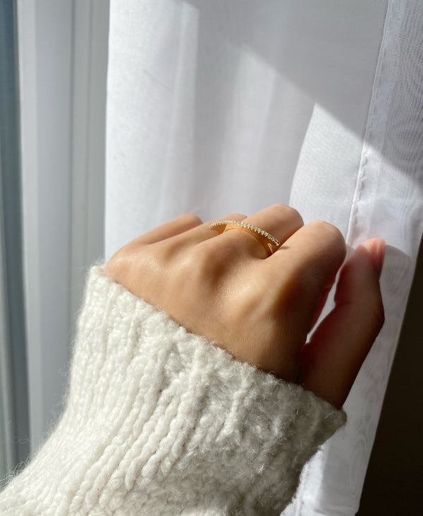 CAYNE DIAMOND CURVED BAND RING