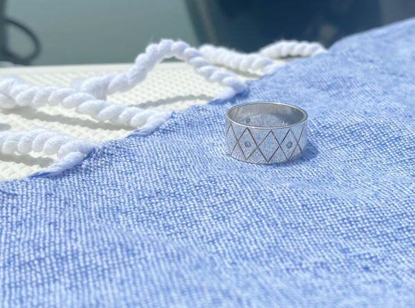 XOXO STERLING BAND RING