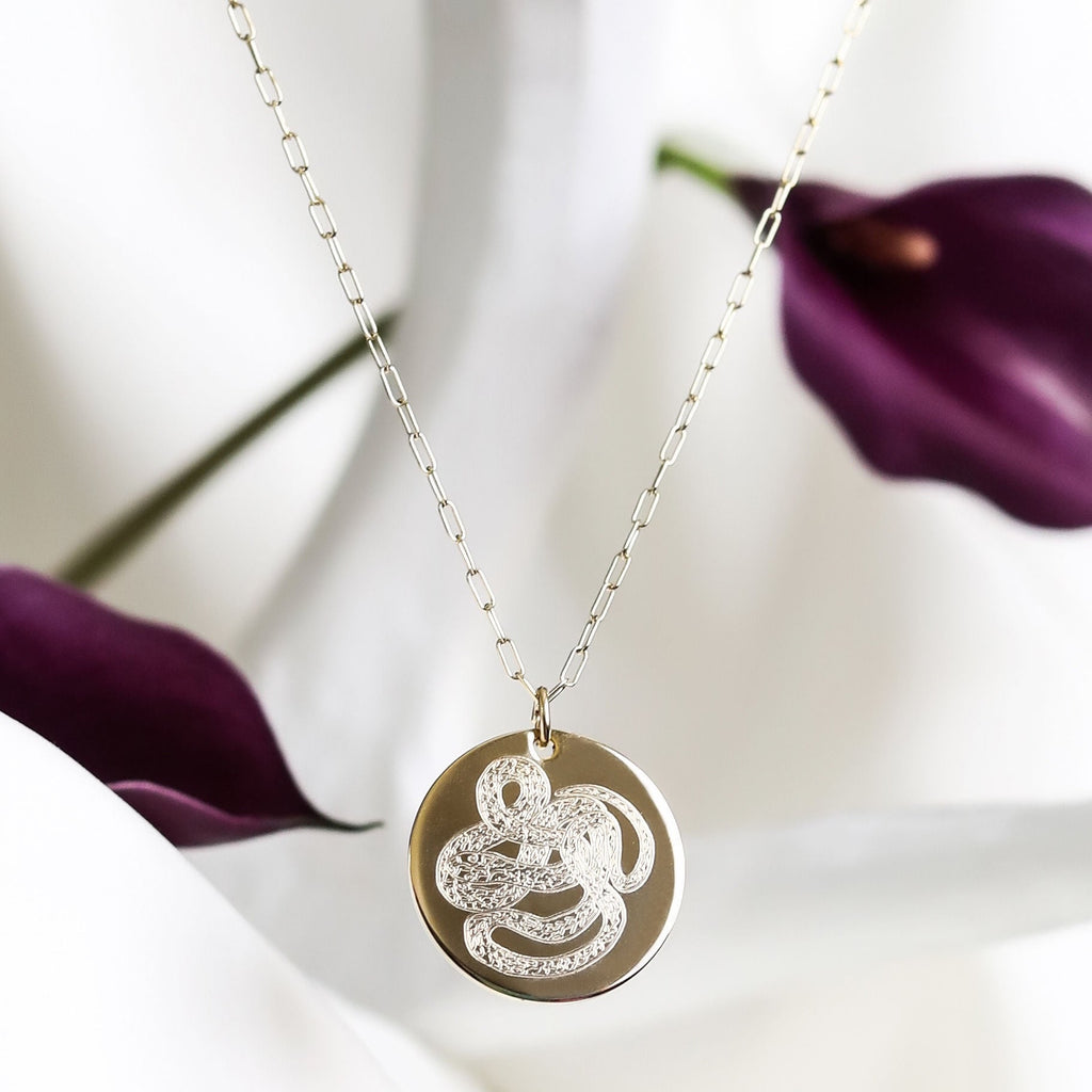 KIRA SNAKE DISC NECKLACE- 1.1/4"