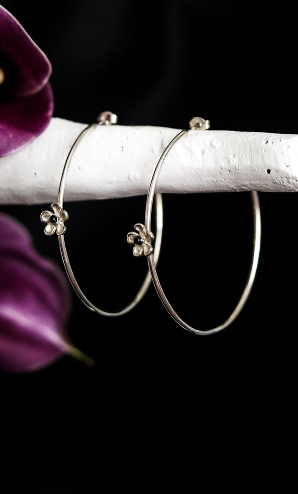 LEWIE FLOWER HOOP EARRINGS