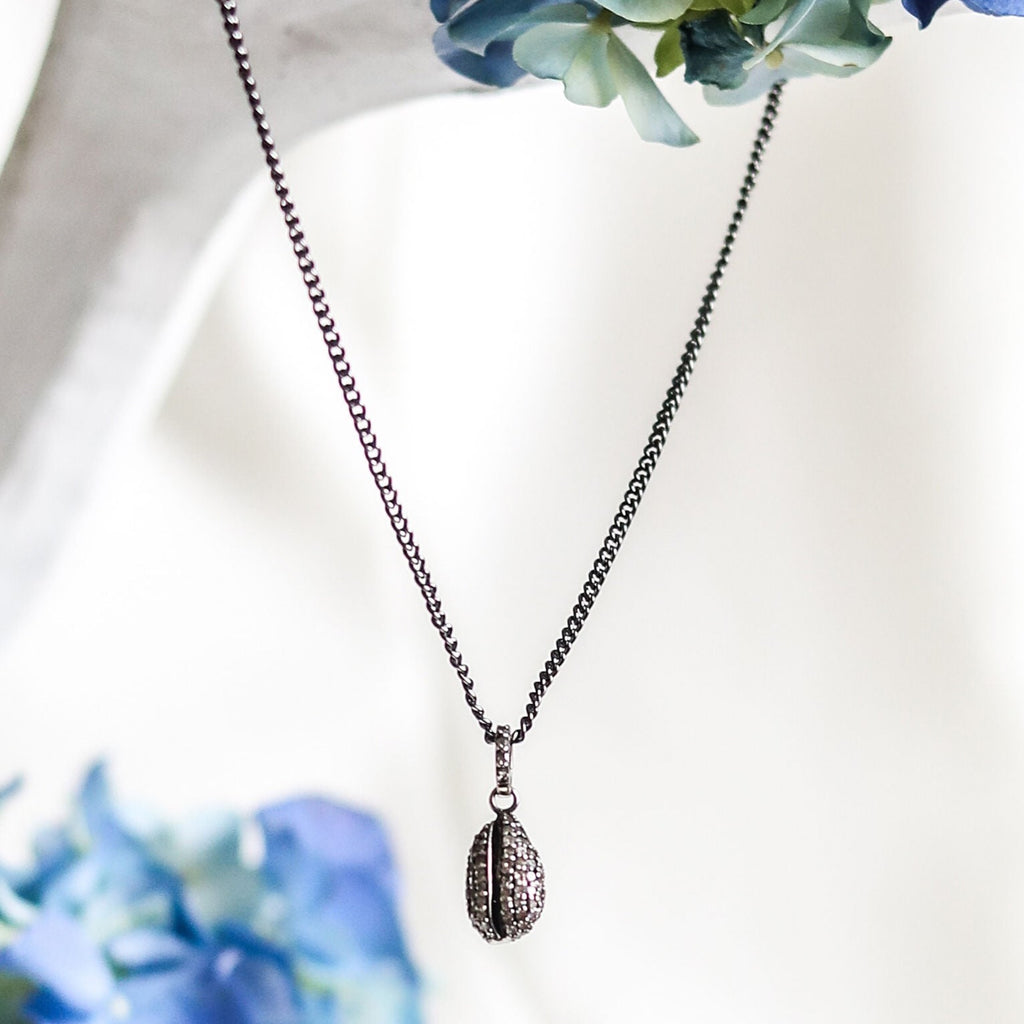 CARSON COWRIE Drop Necklace