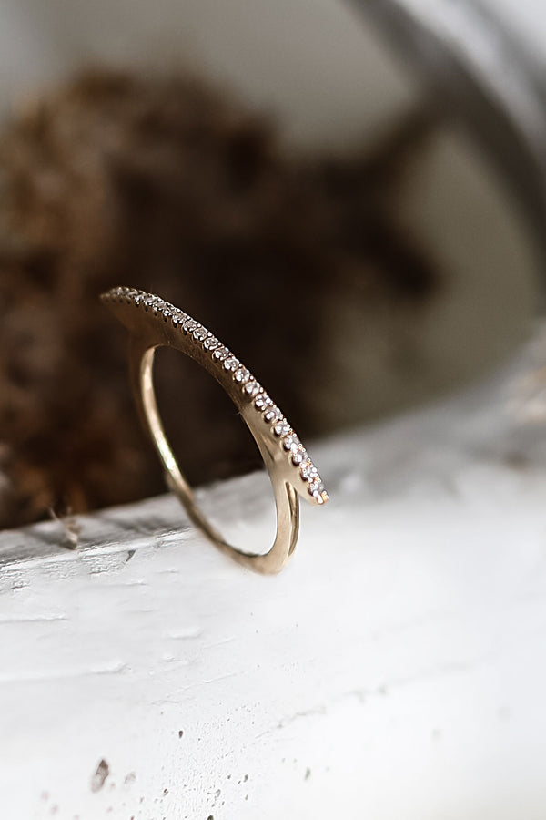 CAYNE DIAMOND CURVED BAND RING