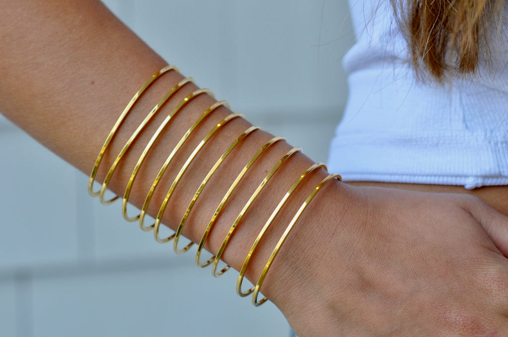 Noa online gold bangle