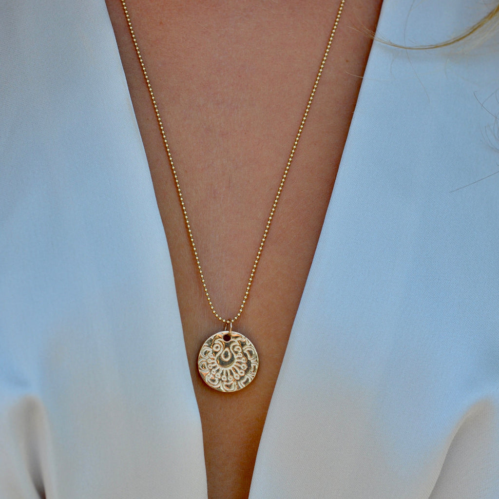 CARRA ETCHED CHARM NECKLACE - .5"