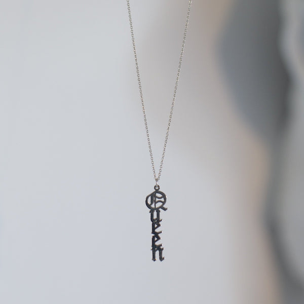 QUEEN DROP NECKLACE